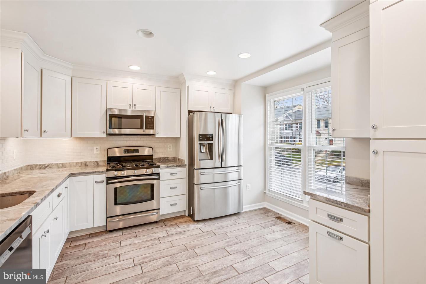 SHADOWBROOK - Residential