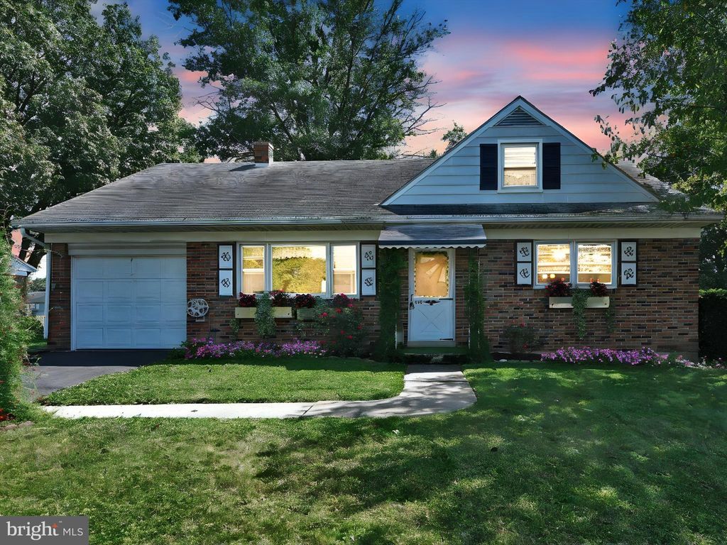 Photo of 204 Phillip Drive, MYERSTOWN, PA 17067 (MLS # PALN2022944)