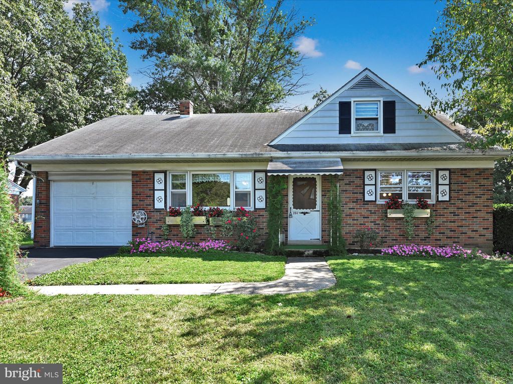 Photo of 204 Phillip Drive, MYERSTOWN, PA 17067 (MLS # PALN2022944)