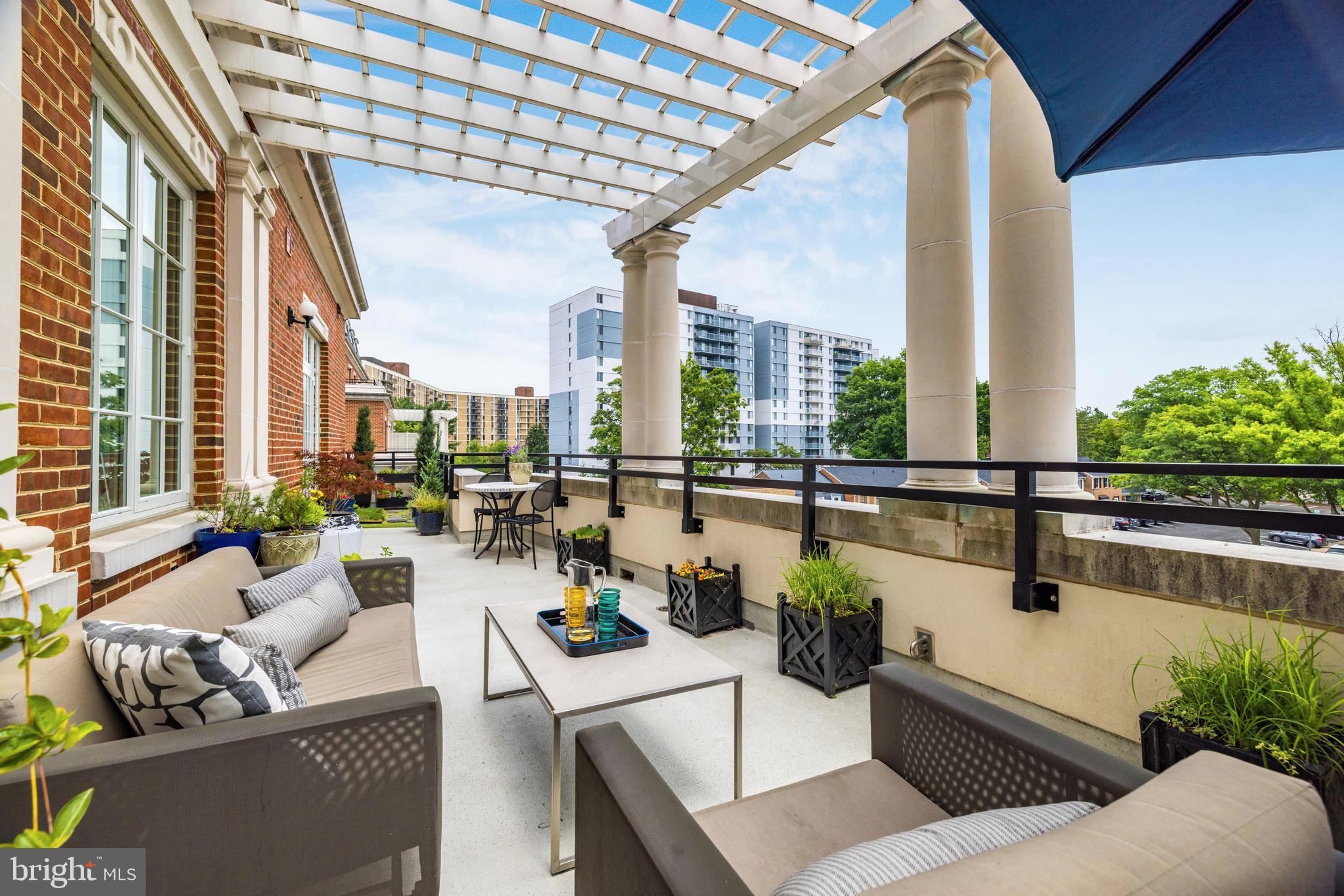 THE SIGNET - Residential