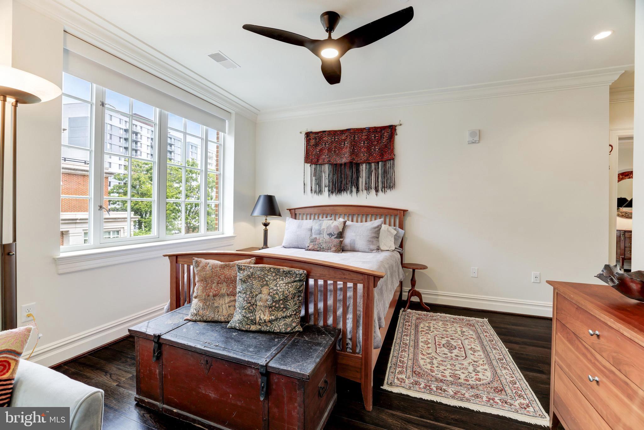 THE SIGNET - Residential