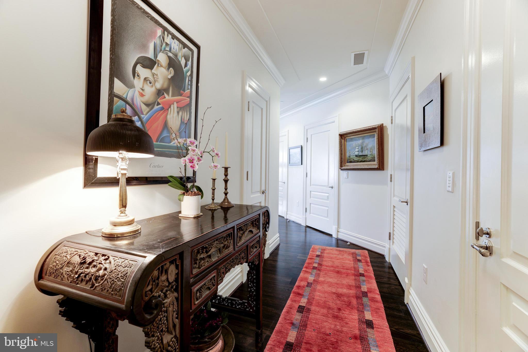 THE SIGNET - Residential