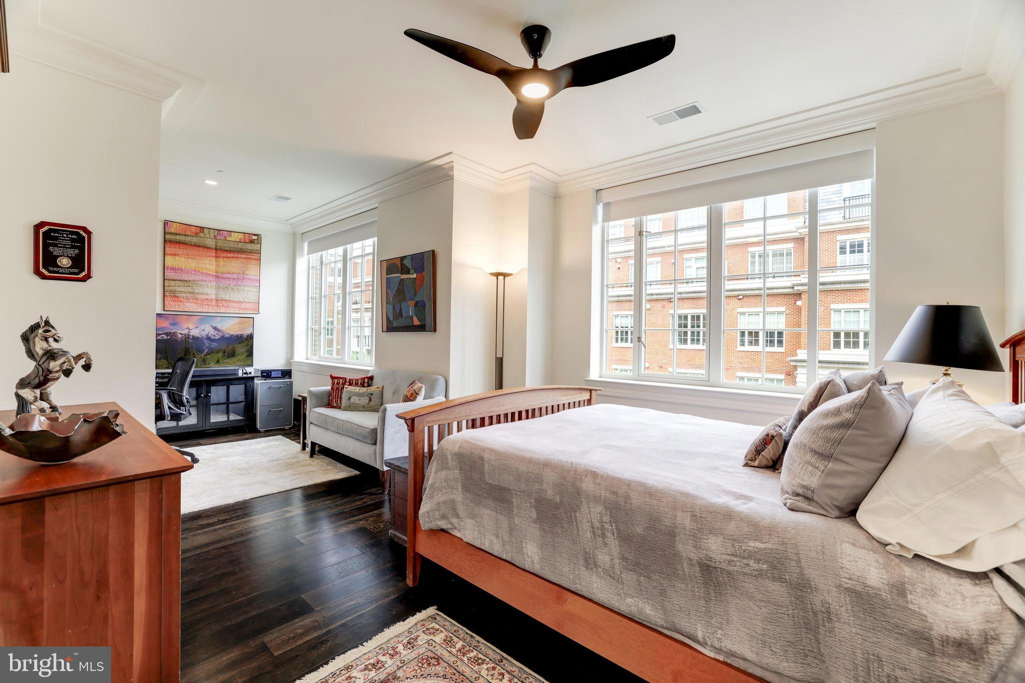 THE SIGNET - Residential