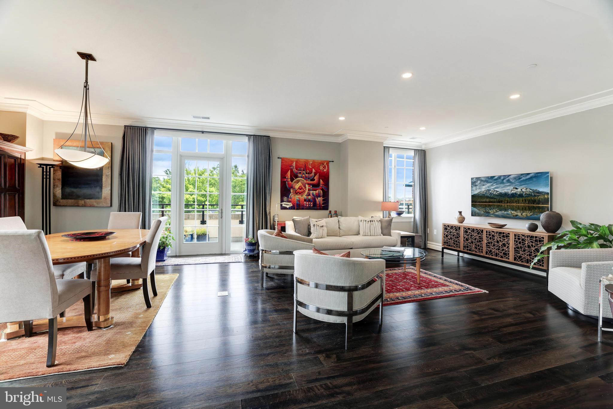 THE SIGNET - Residential