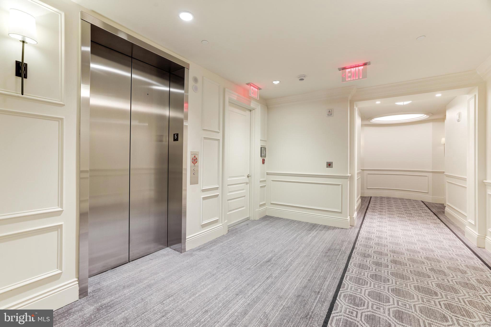 THE SIGNET - Residential