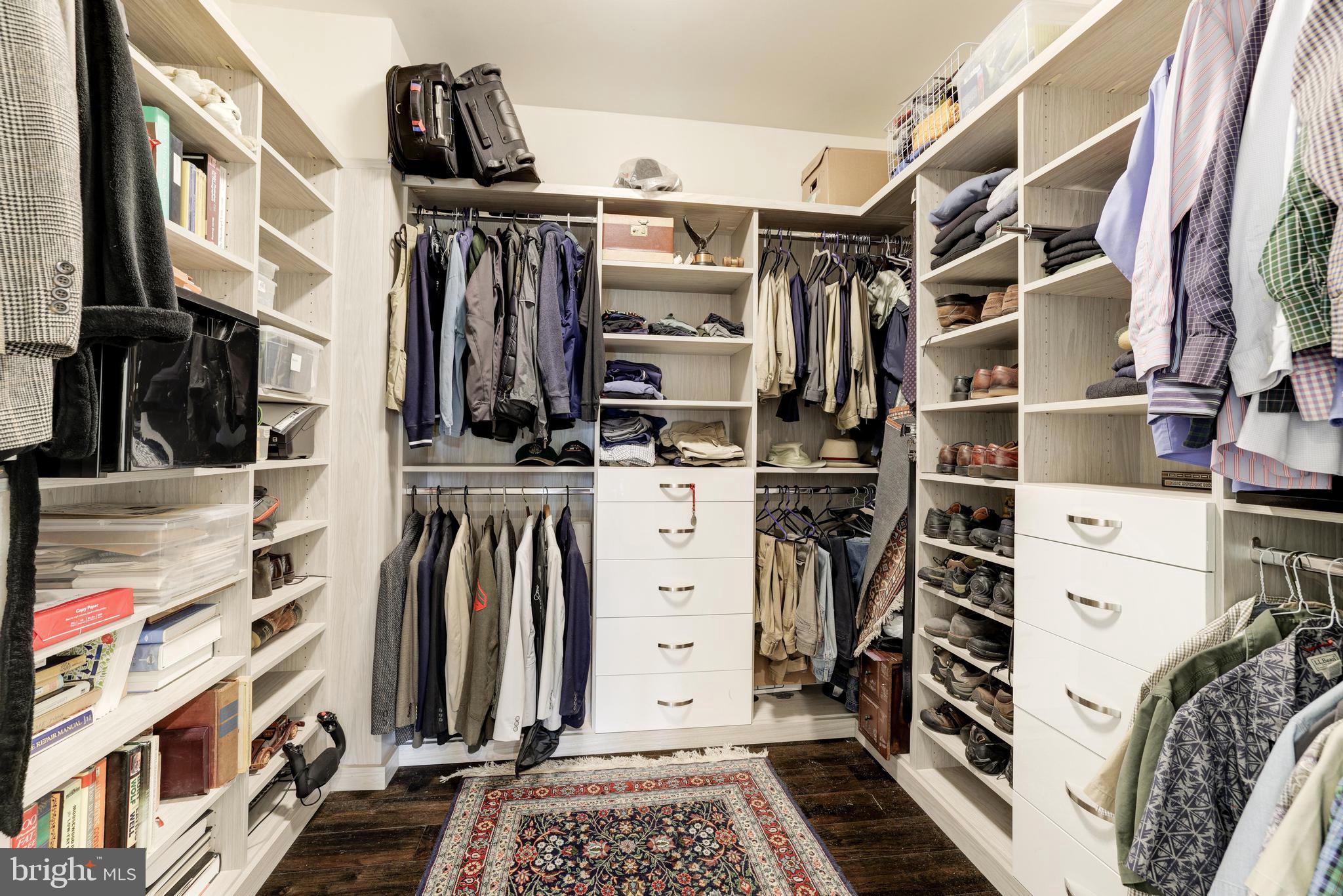 THE SIGNET - Residential