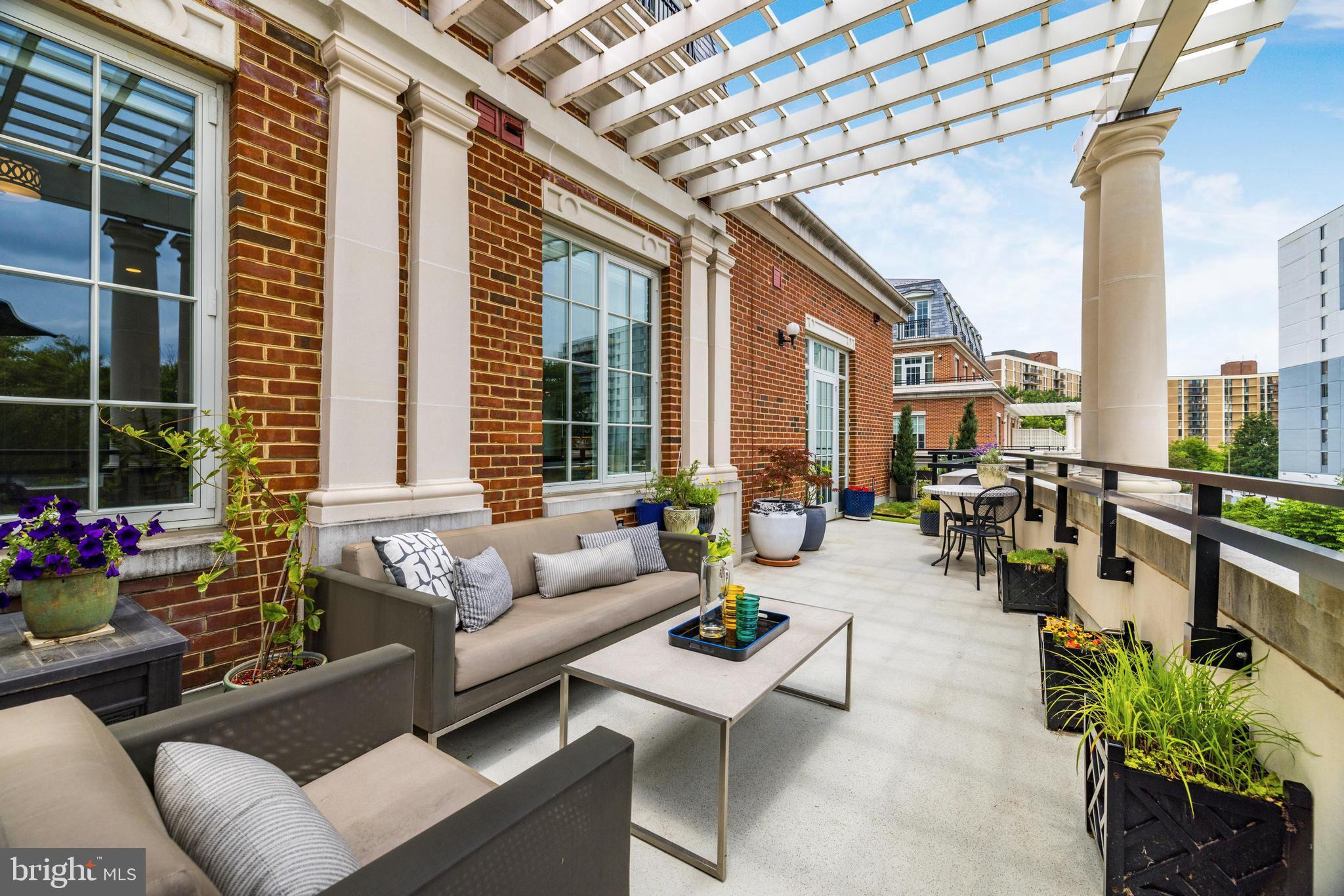 THE SIGNET - Residential