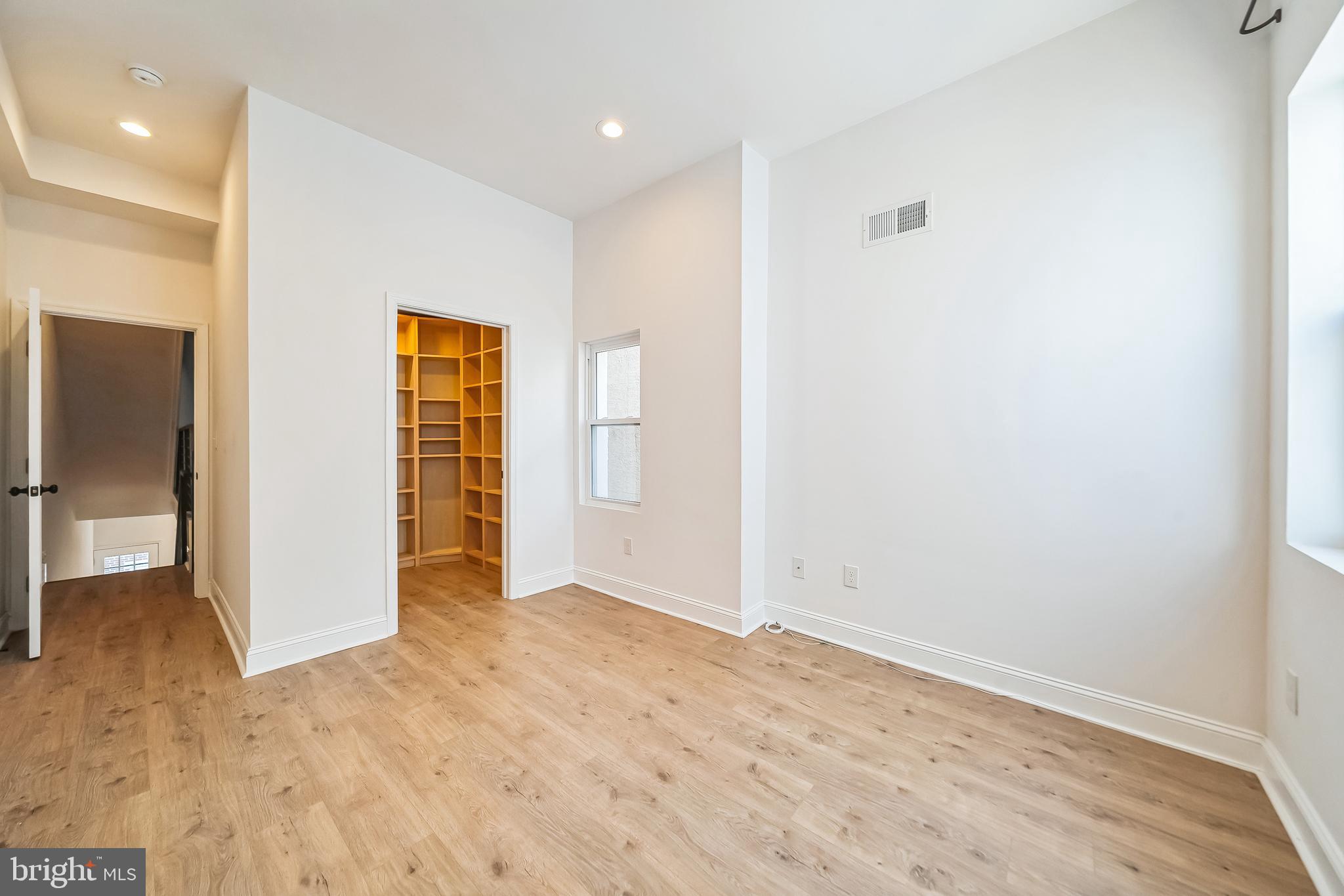 FAIRMOUNT - Residential