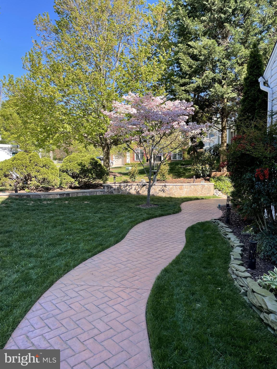 ASHBURN VILLAGE - Residential