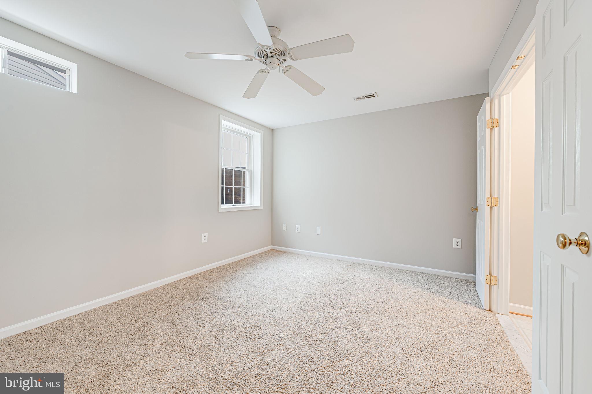 ASHBURN VILLAGE - Residential