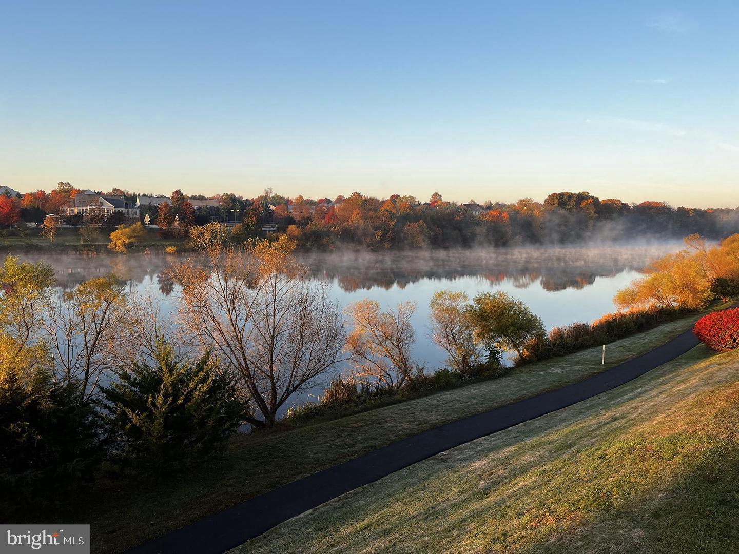 ASHBURN VILLAGE - Residential
