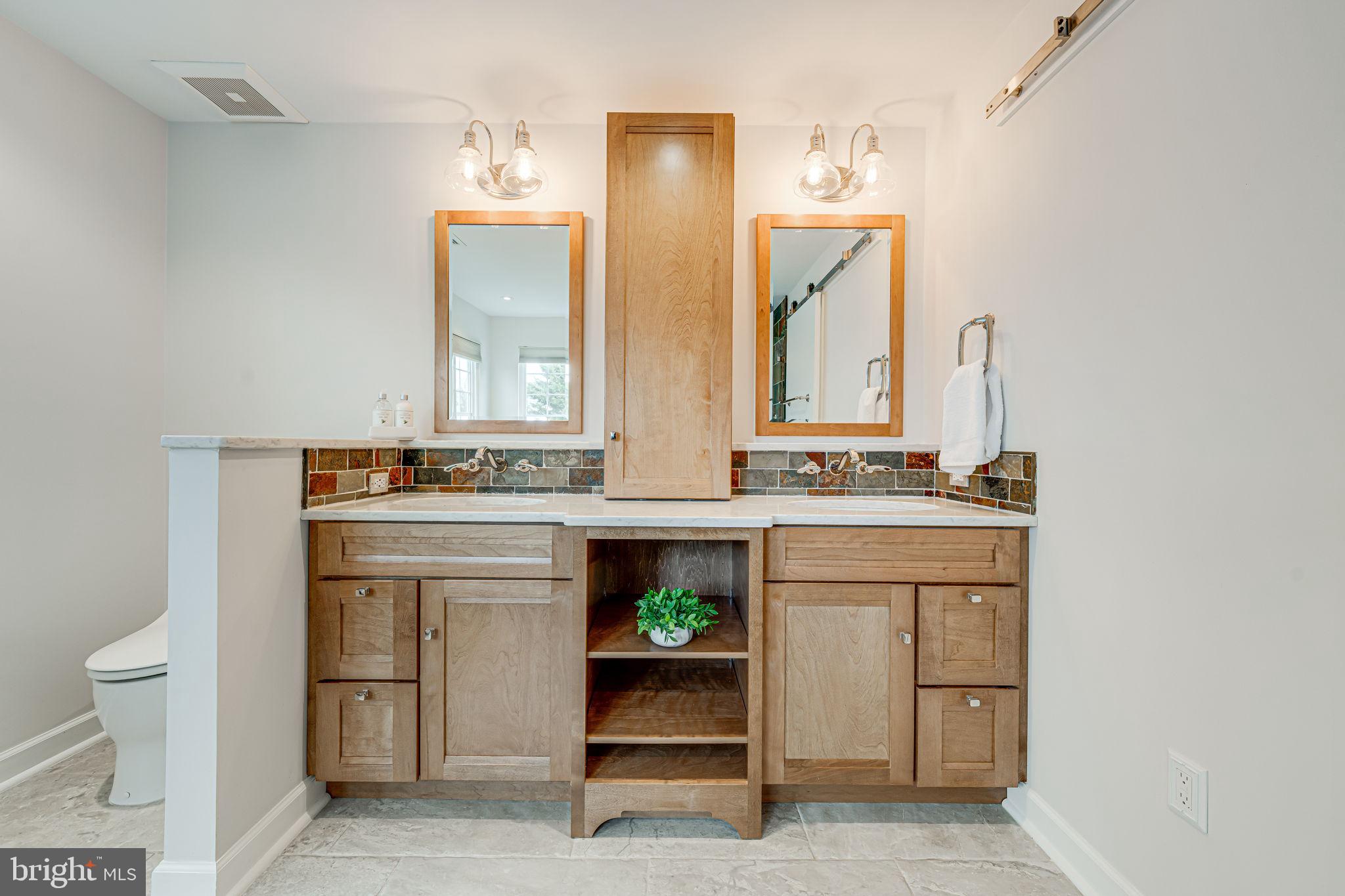 ASHBURN VILLAGE - Residential