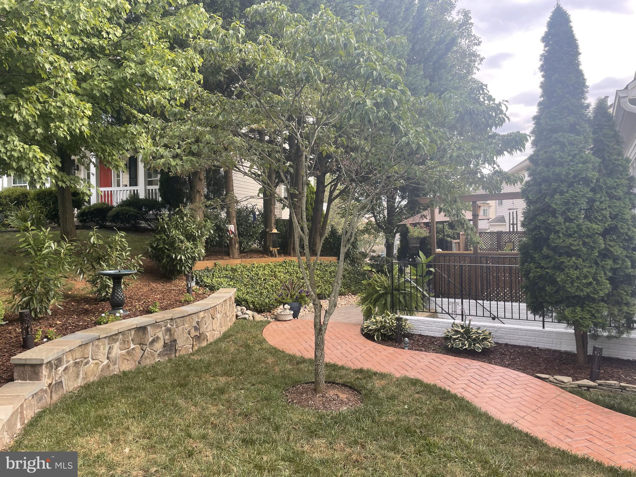 ASHBURN VILLAGE - Residential