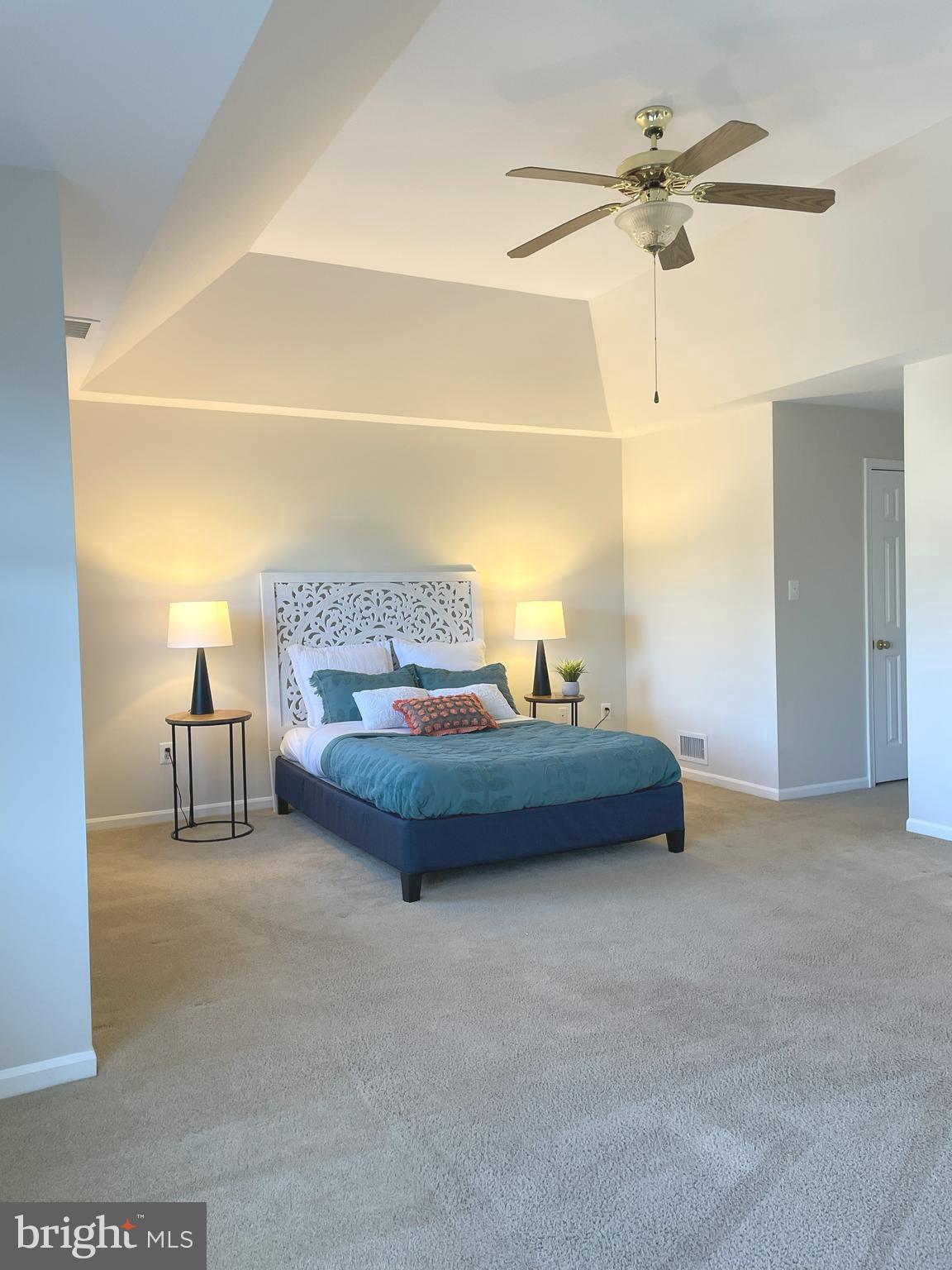 ASHBURN VILLAGE - Residential