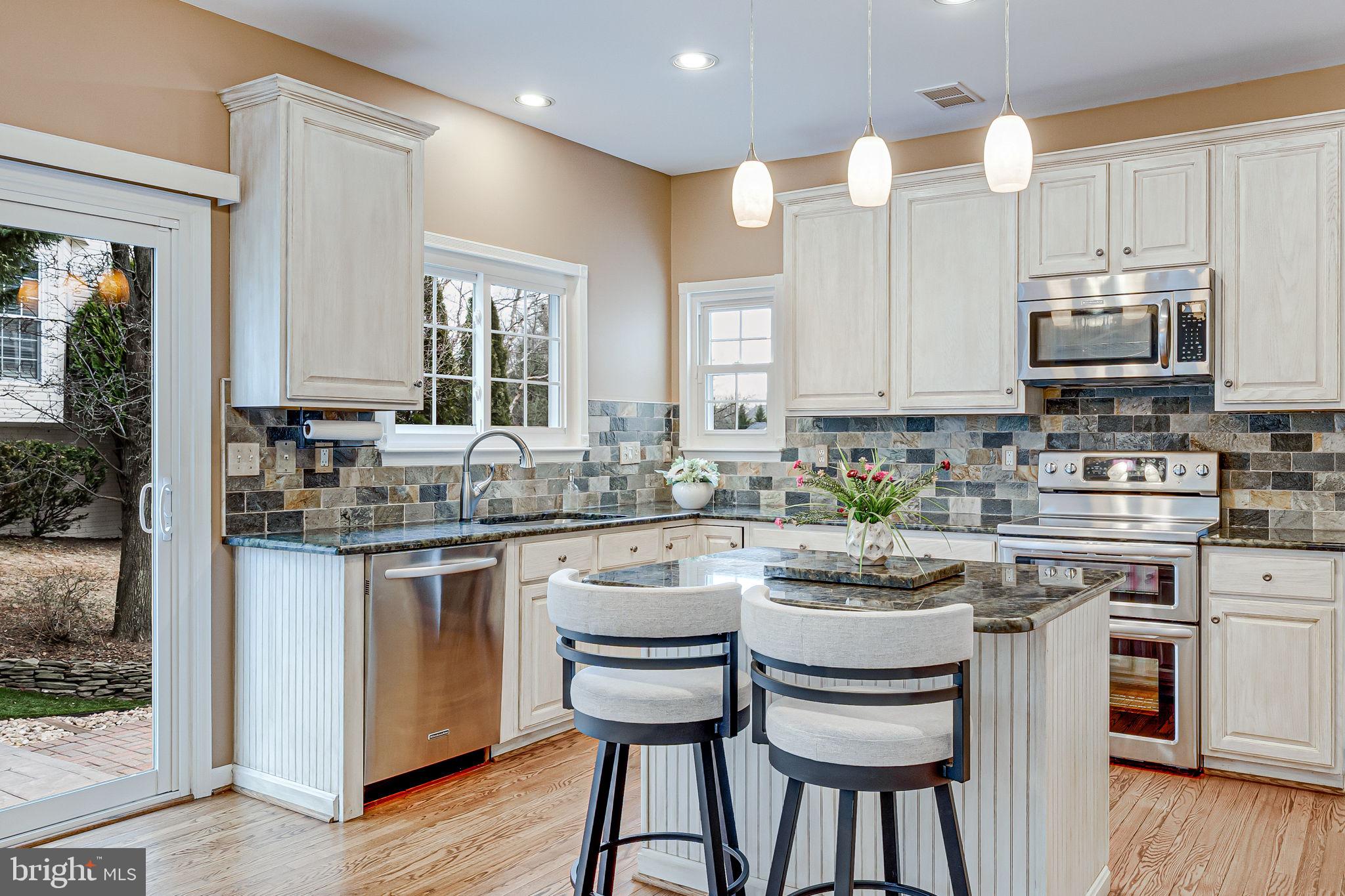 ASHBURN VILLAGE - Residential