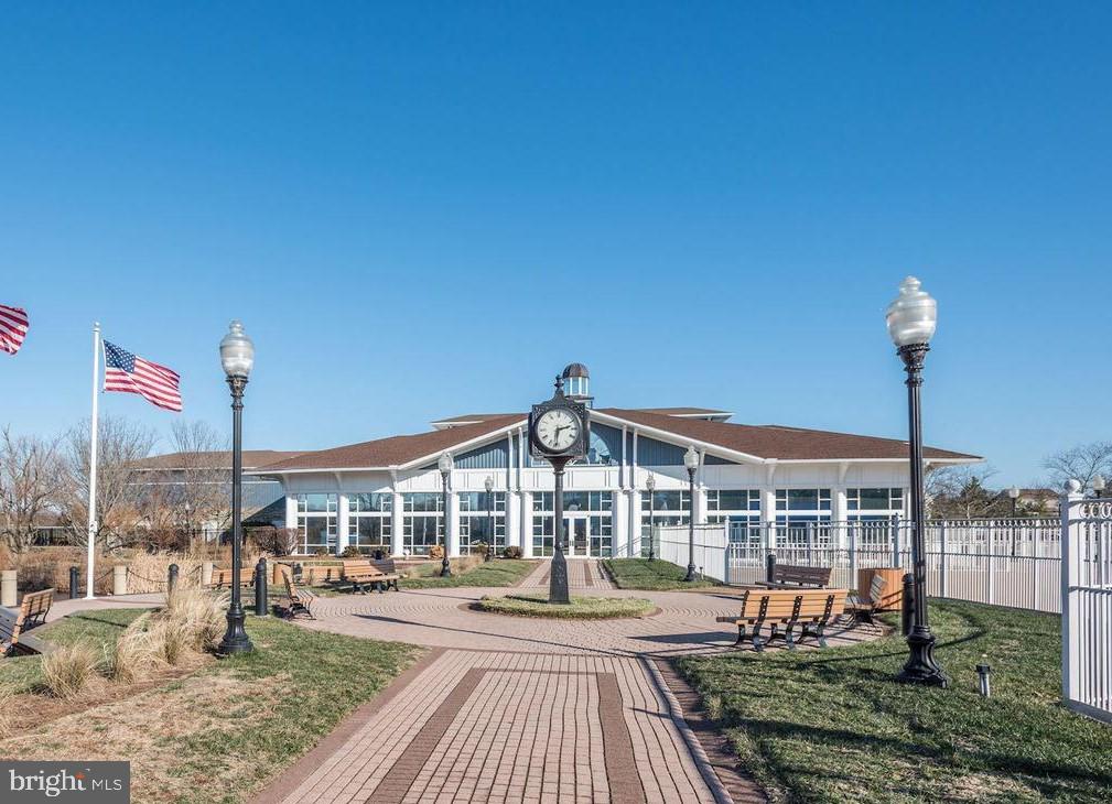 ASHBURN VILLAGE - Residential