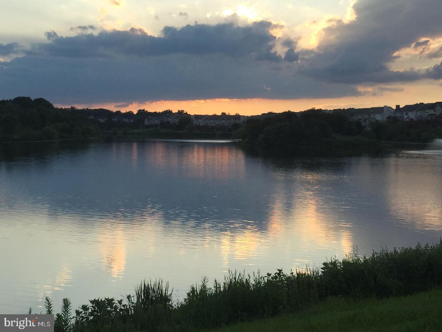 ASHBURN VILLAGE - Residential