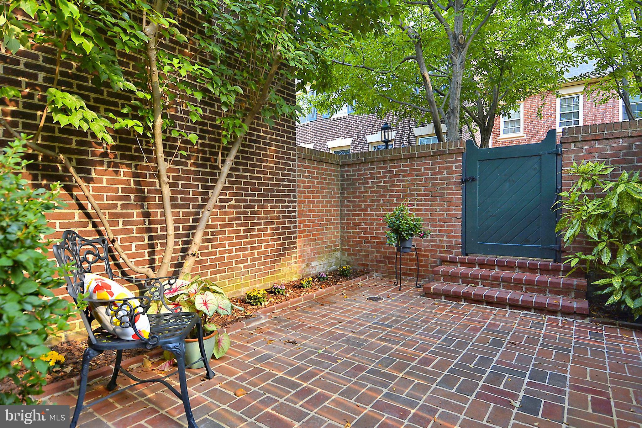 BROCKETTS CROSSING - Residential