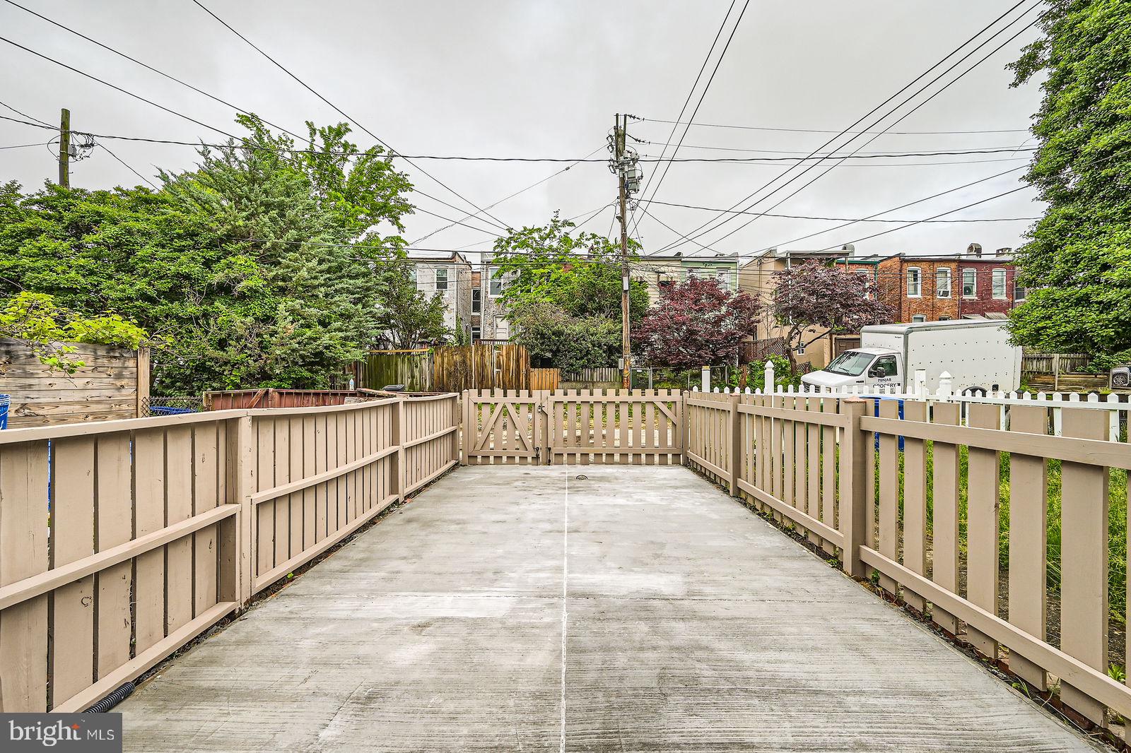 CHARLES VILLAGE - Residential