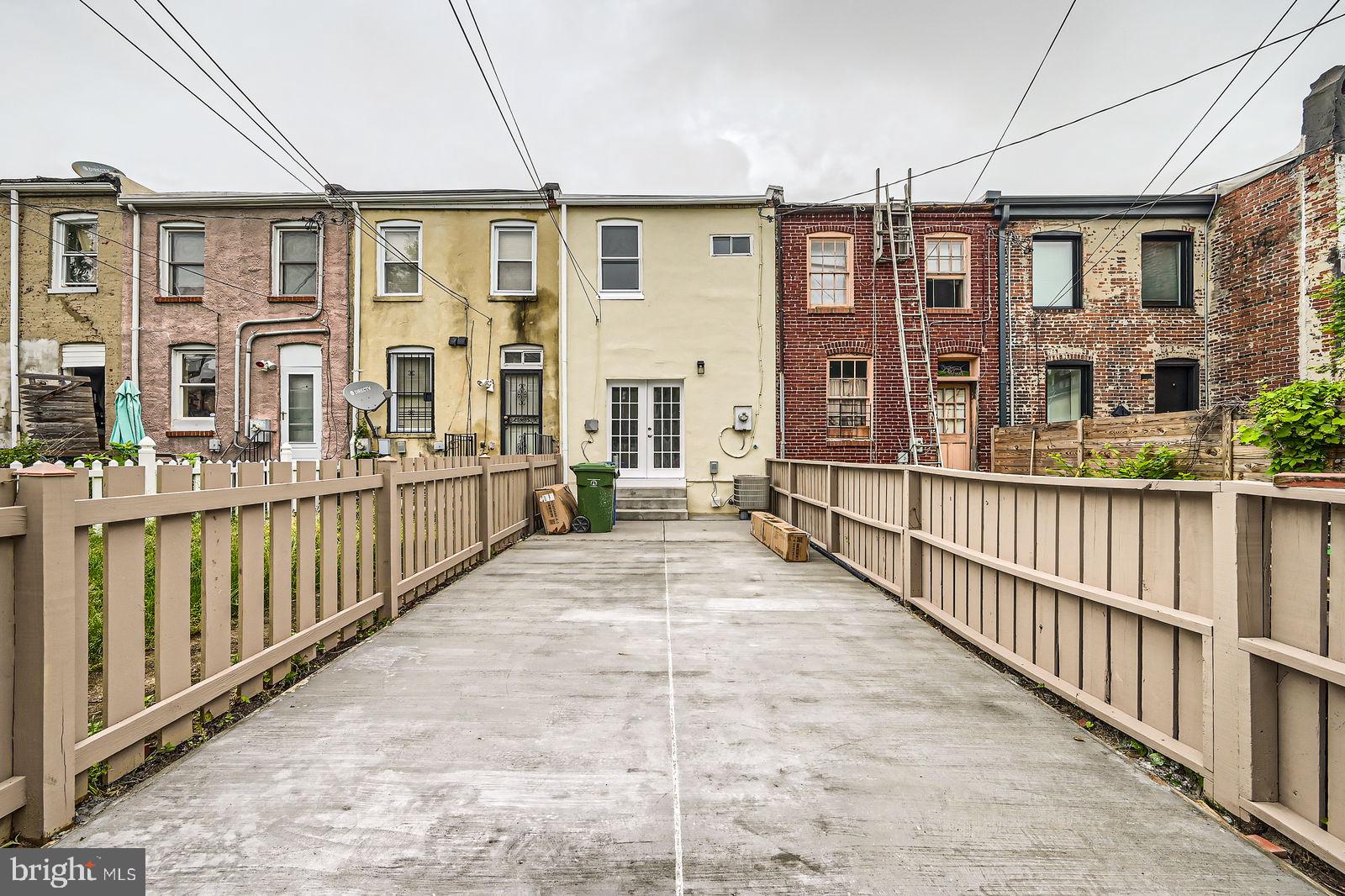 CHARLES VILLAGE - Residential