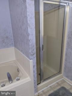 HUNTINGTON MEADOWS - Residential Lease