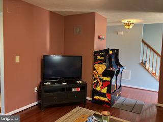 HUNTINGTON MEADOWS - Residential Lease