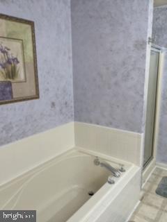 HUNTINGTON MEADOWS - Residential Lease