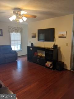 HUNTINGTON MEADOWS - Residential Lease