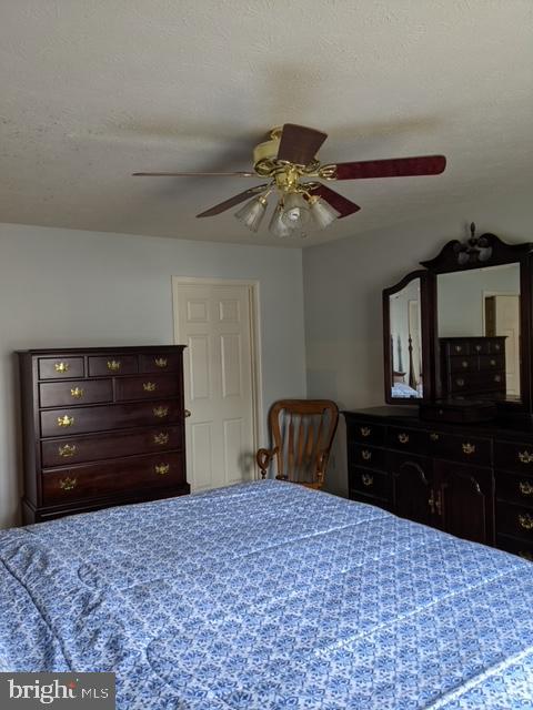 HUNTINGTON MEADOWS - Residential Lease