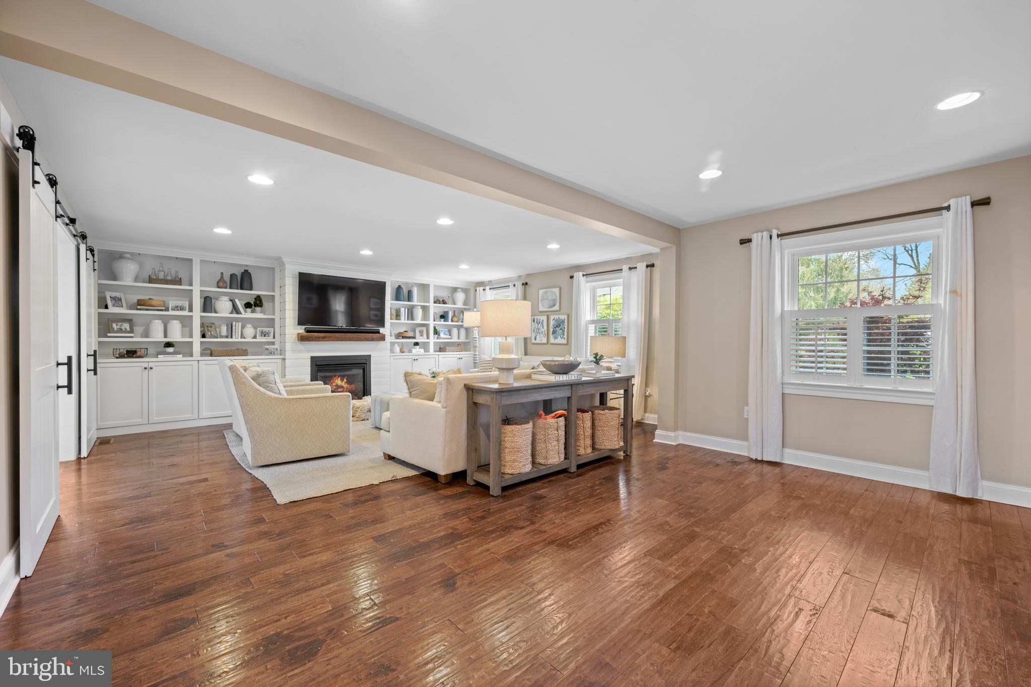 DUNN HILL - Residential