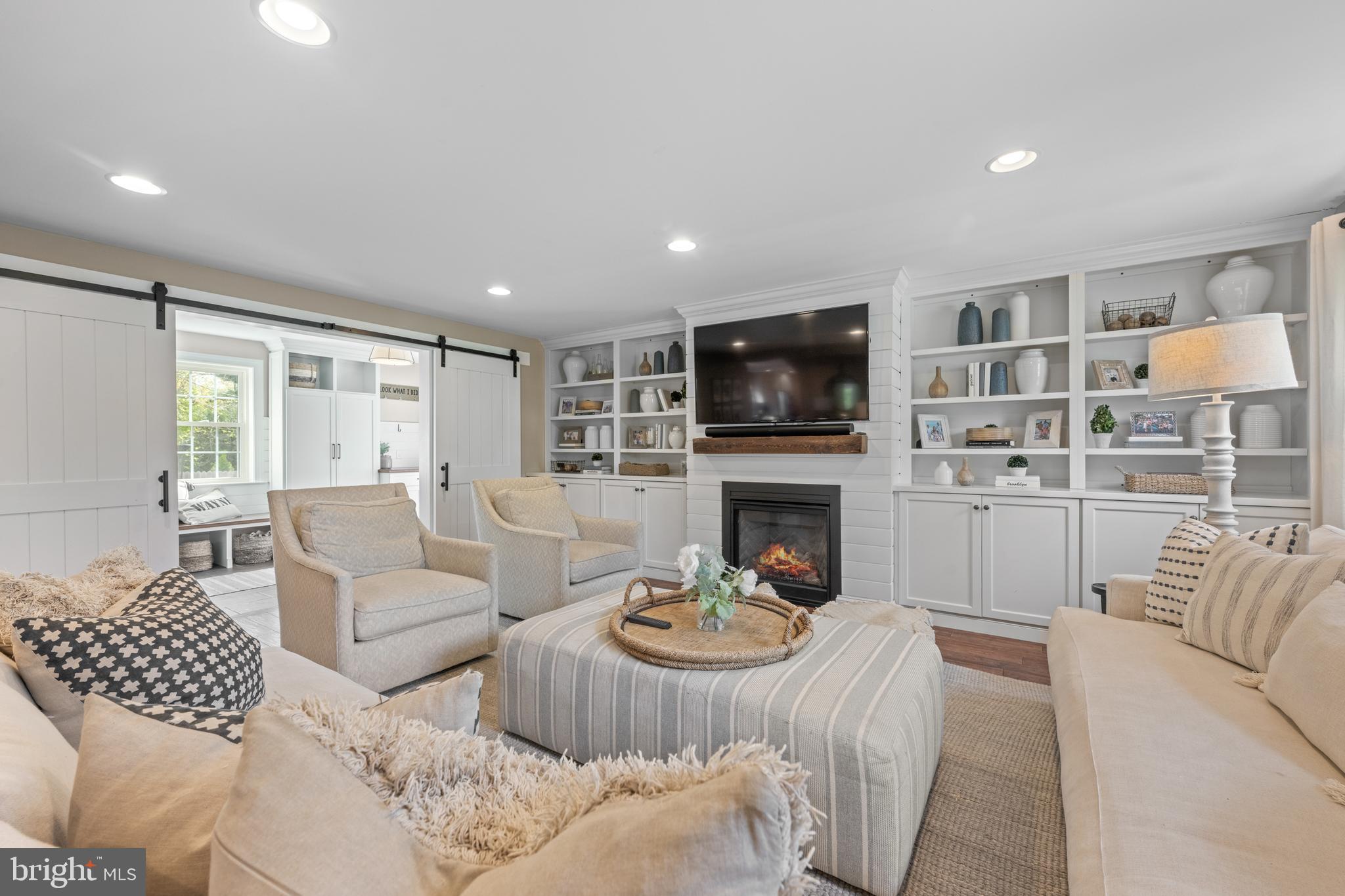 DUNN HILL - Residential