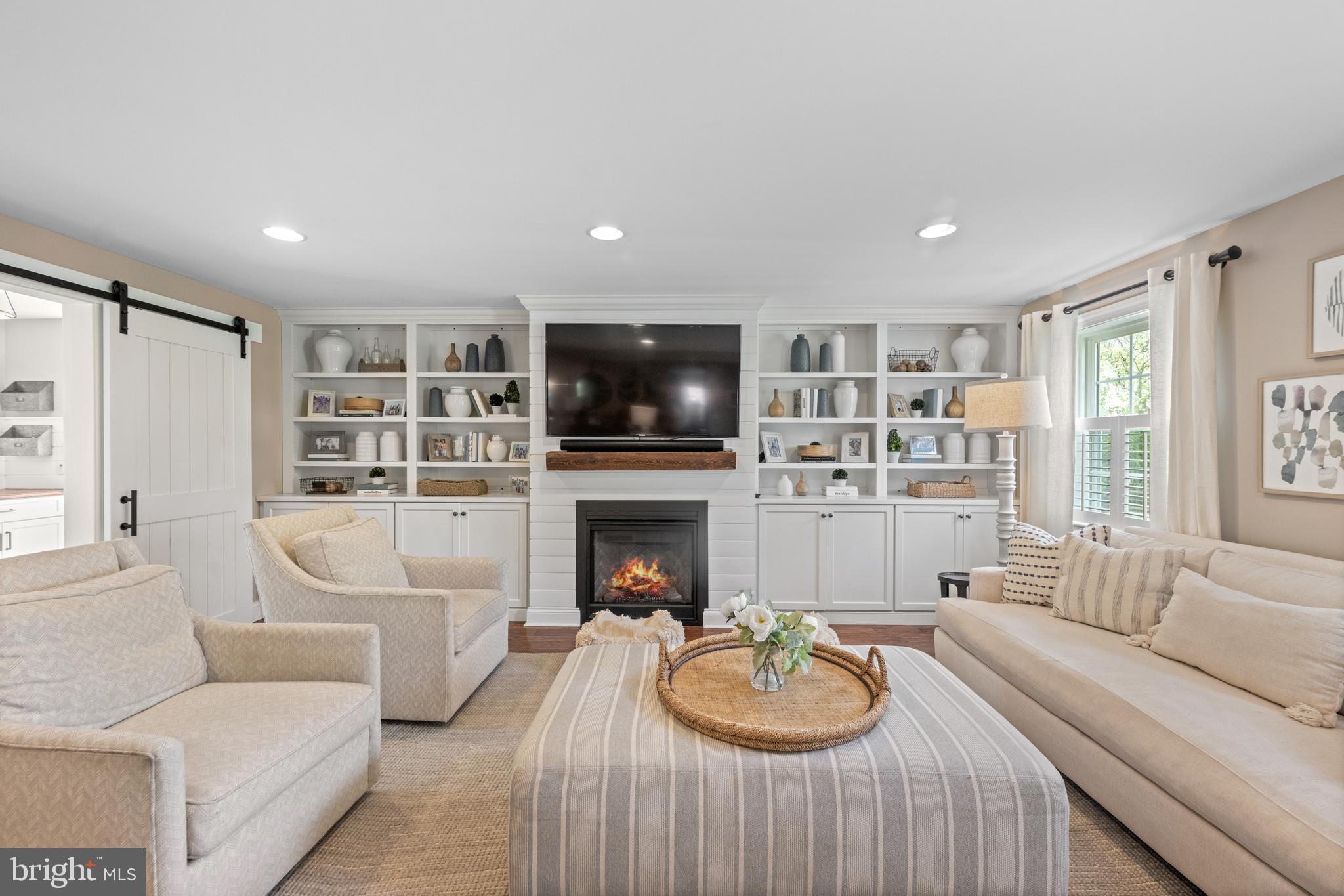 DUNN HILL - Residential