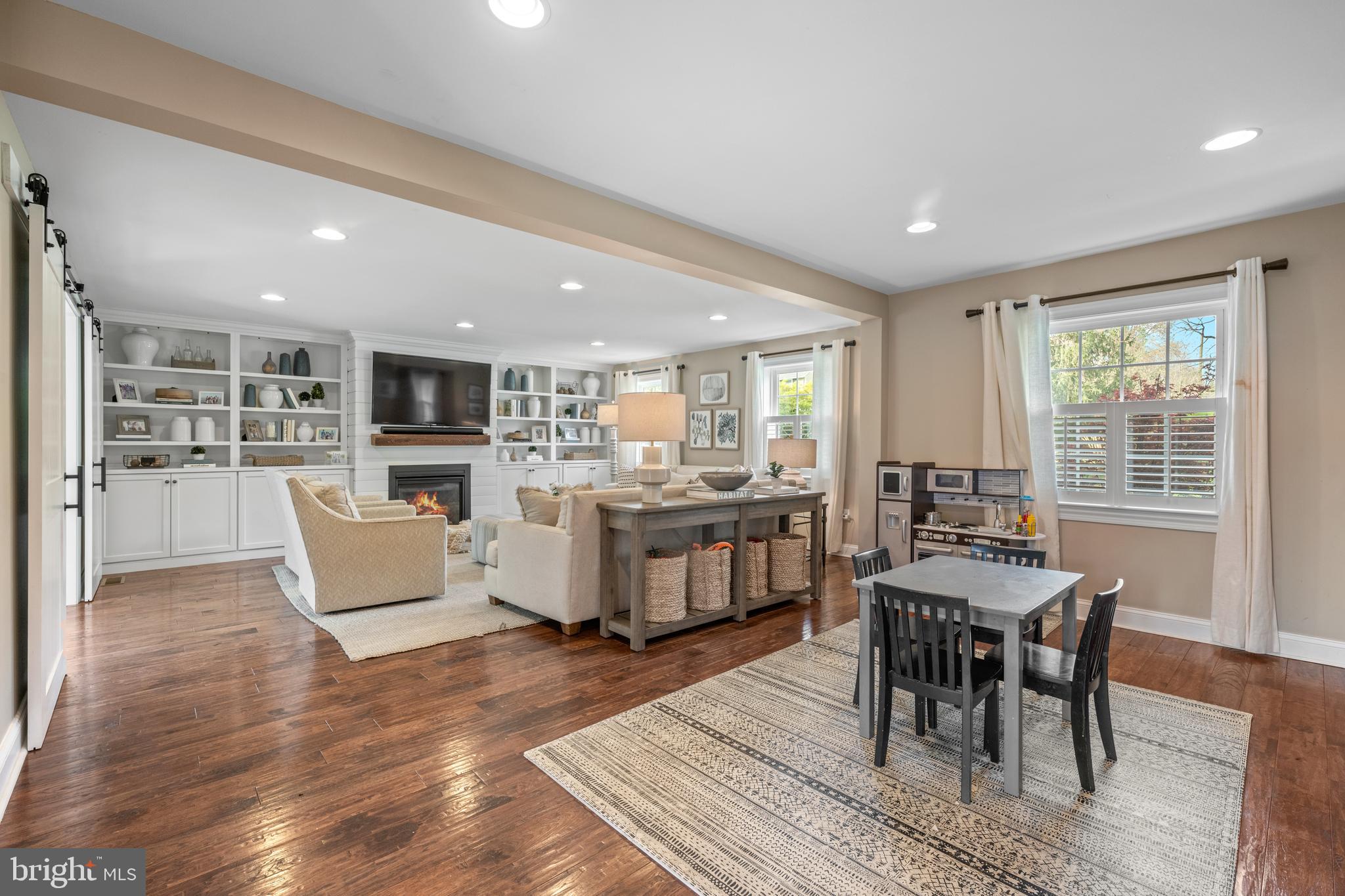 DUNN HILL - Residential