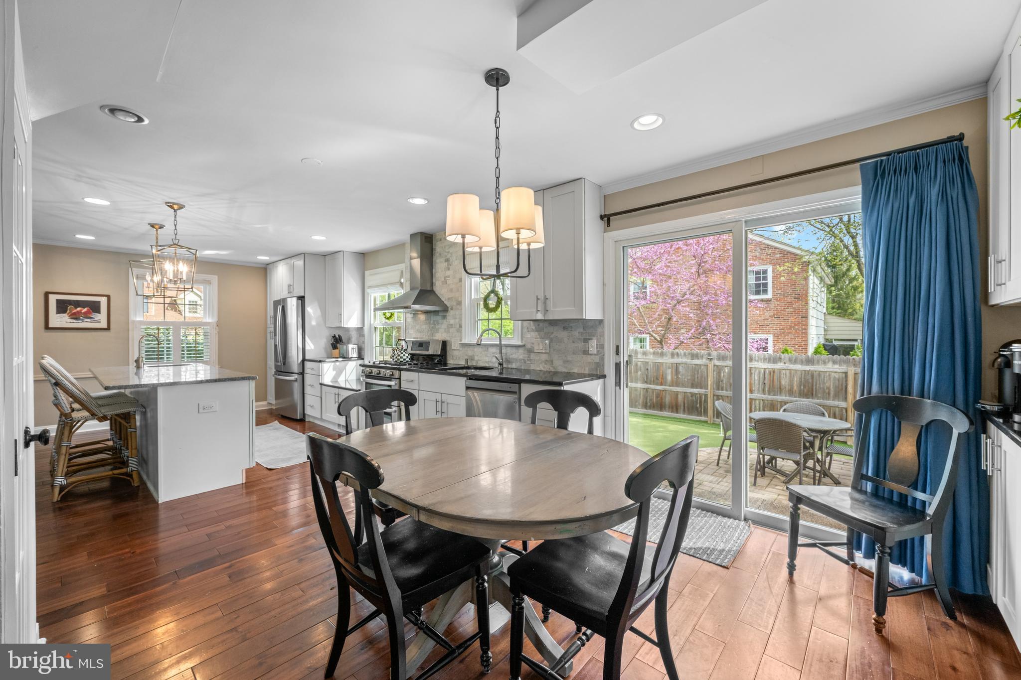 DUNN HILL - Residential