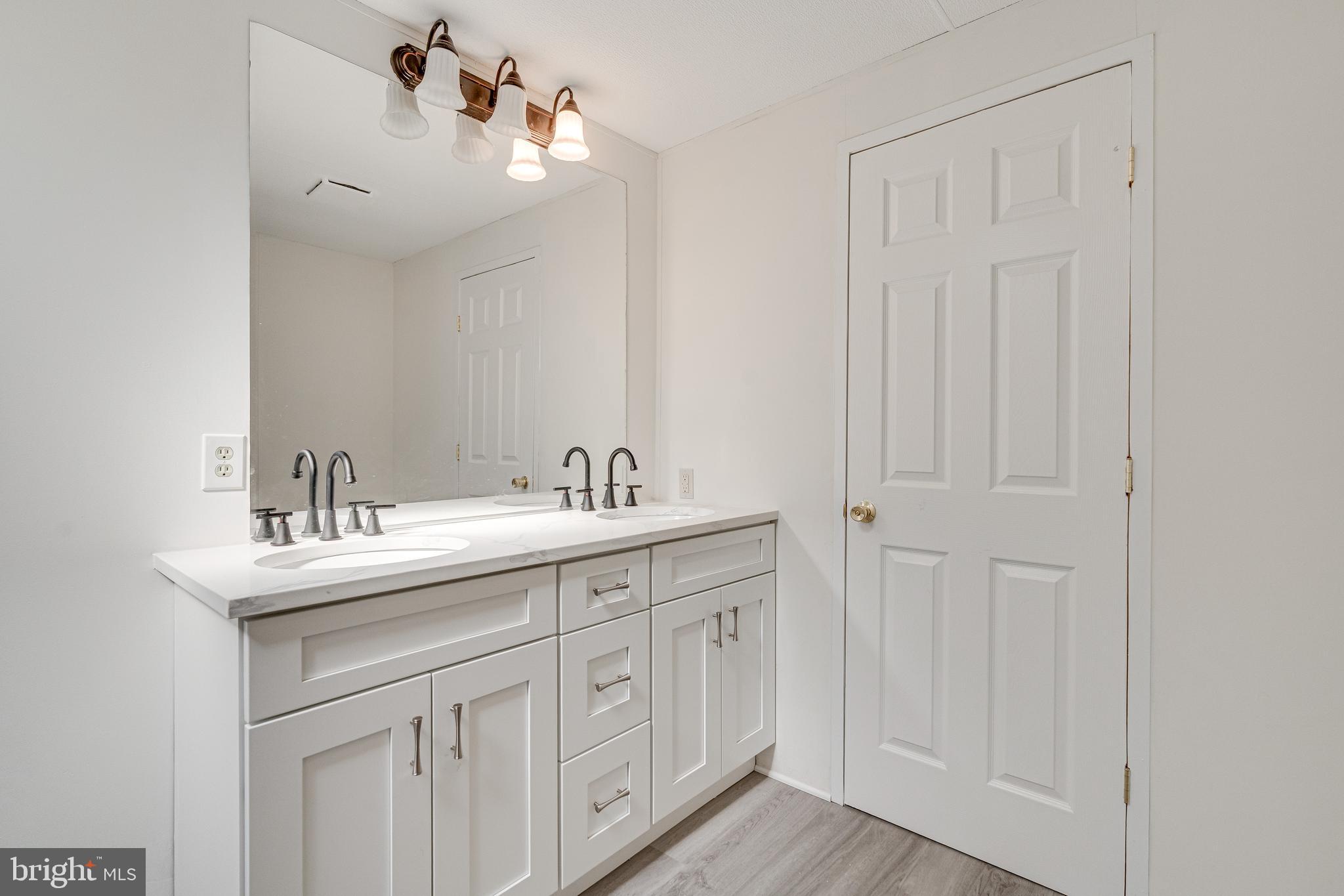 MEADOWS OF CHANTILLY - Residential