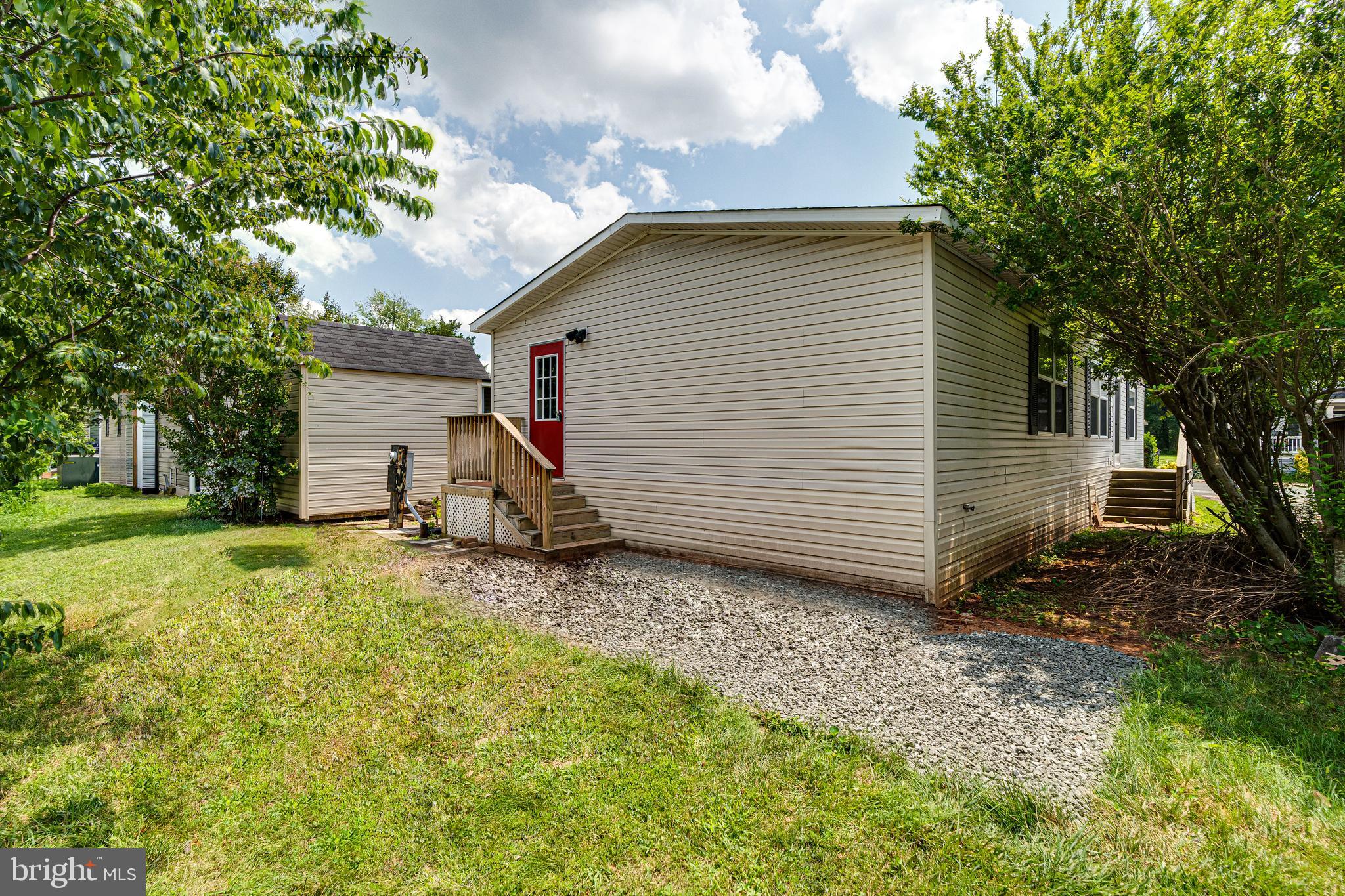 MEADOWS OF CHANTILLY - Residential