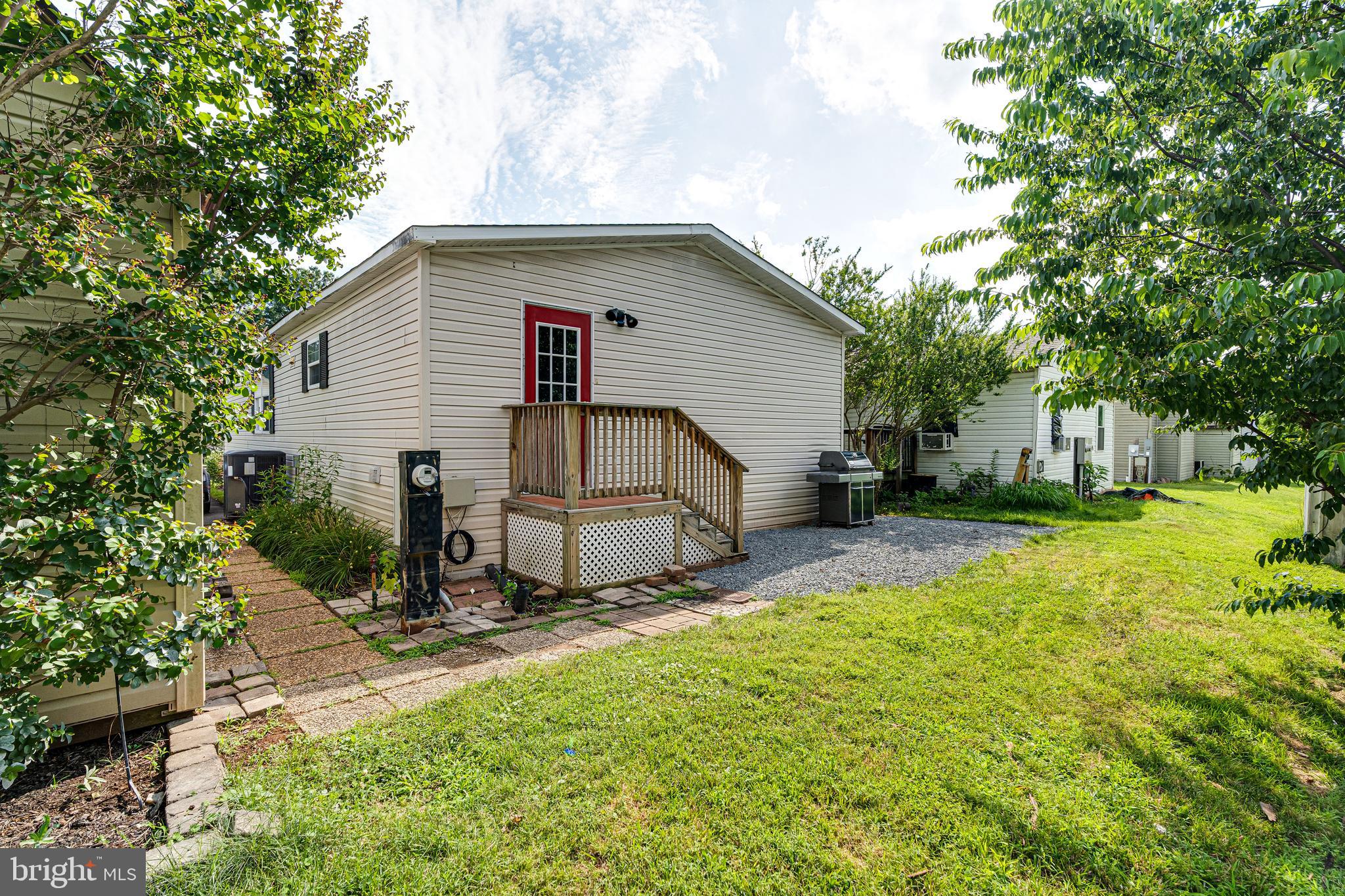 MEADOWS OF CHANTILLY - Residential