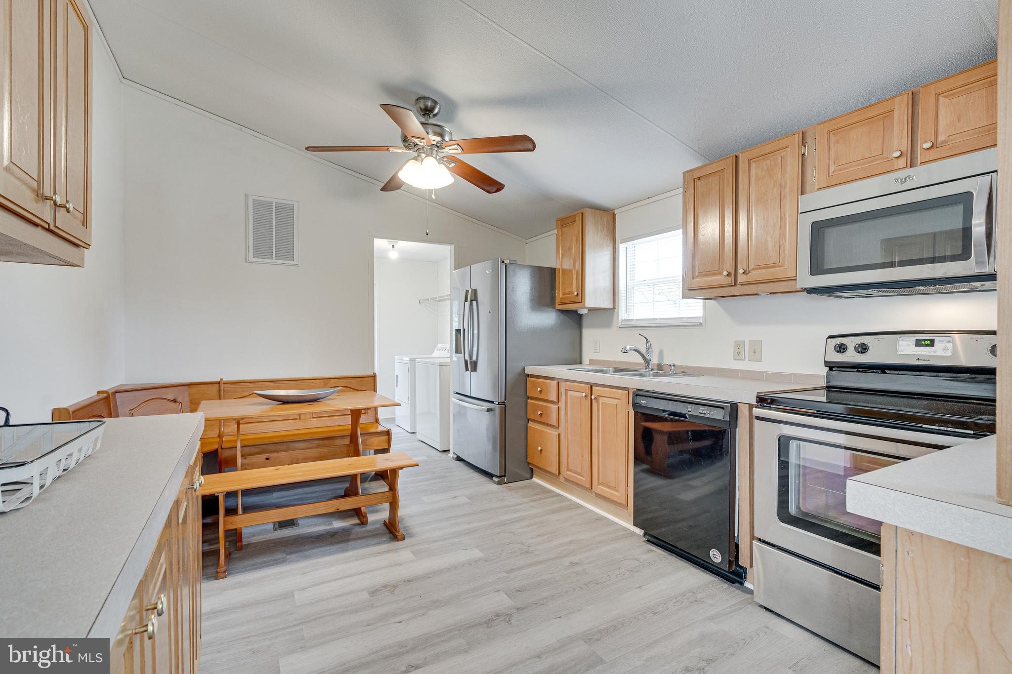 MEADOWS OF CHANTILLY - Residential