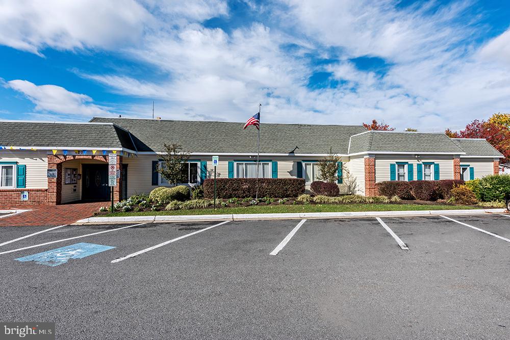 MEADOWS OF CHANTILLY - Residential