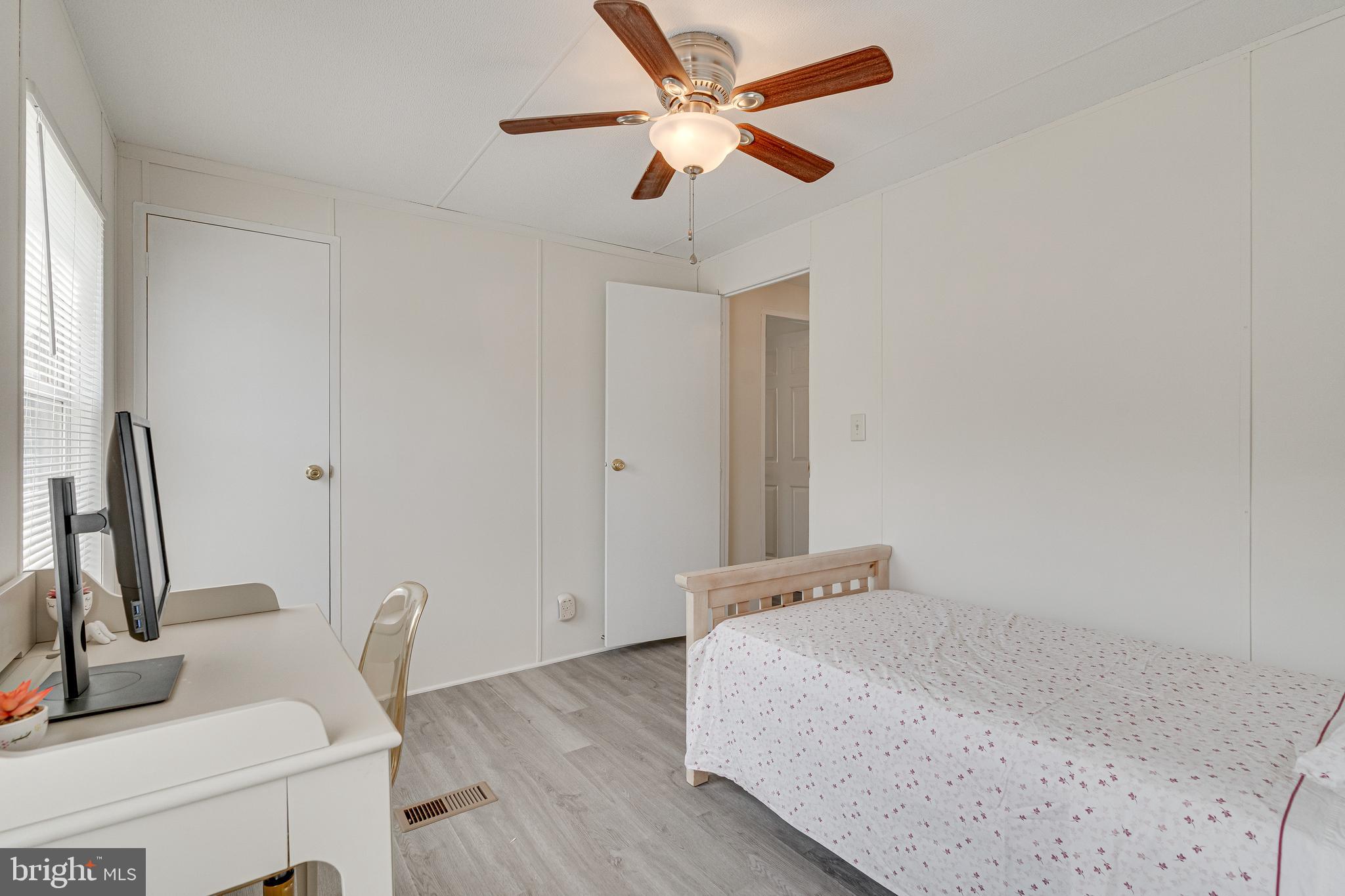 MEADOWS OF CHANTILLY - Residential