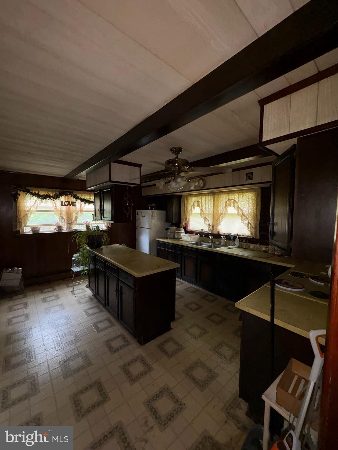 534 AIRY AVENUE