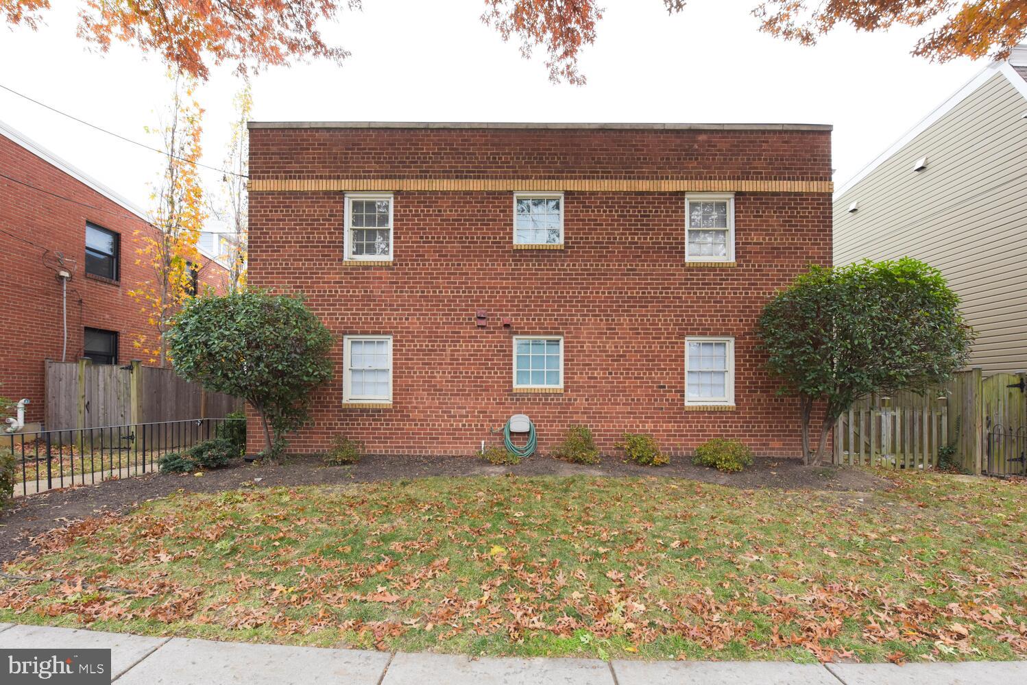 OLD TOWN ALEXANDRIA - Residential Lease