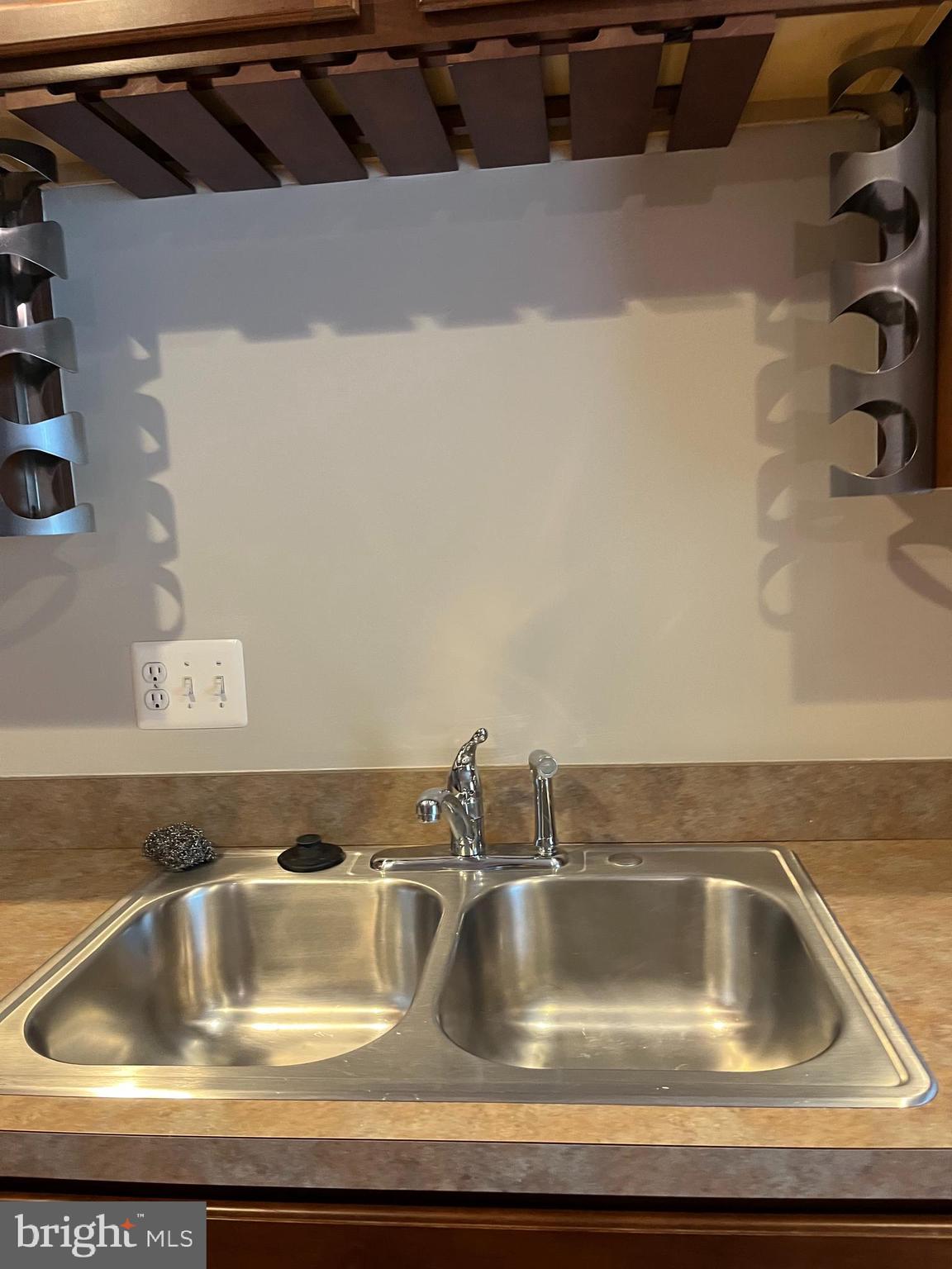 ARCHERS ROCK - Residential Lease