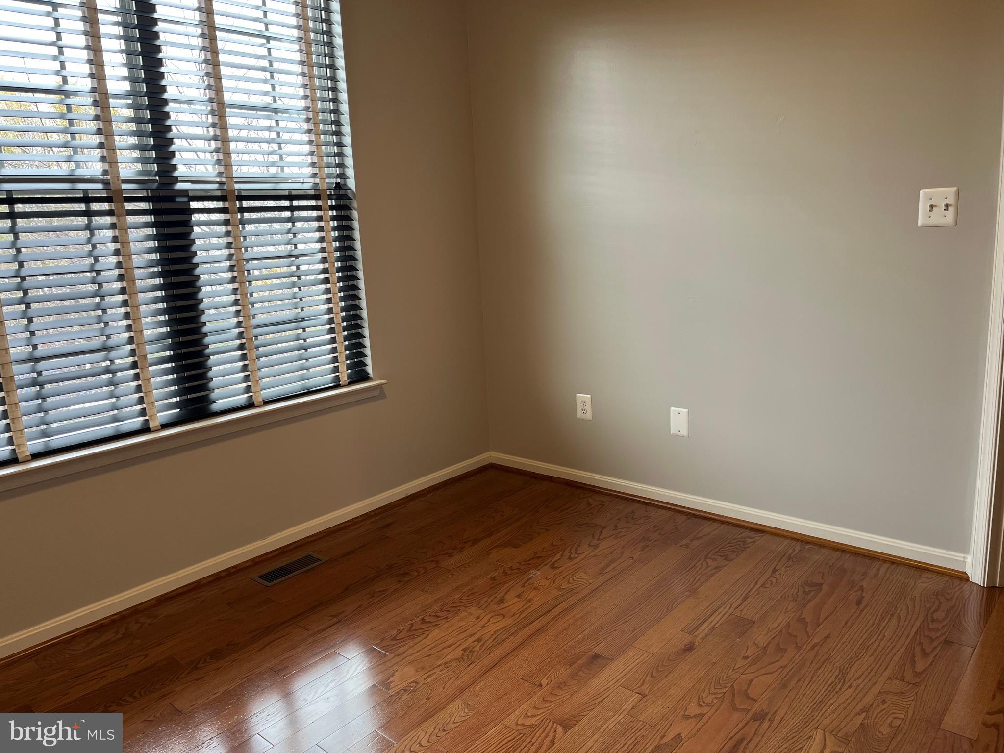 ARCHERS ROCK - Residential Lease