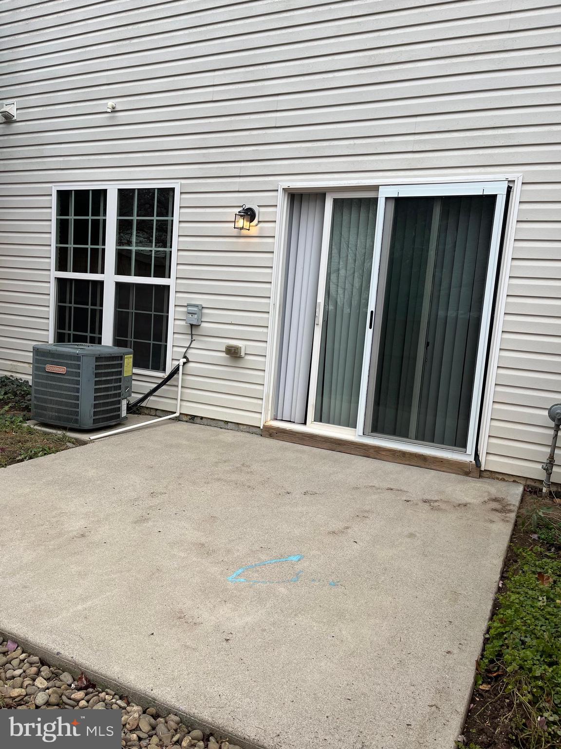 ARCHERS ROCK - Residential Lease