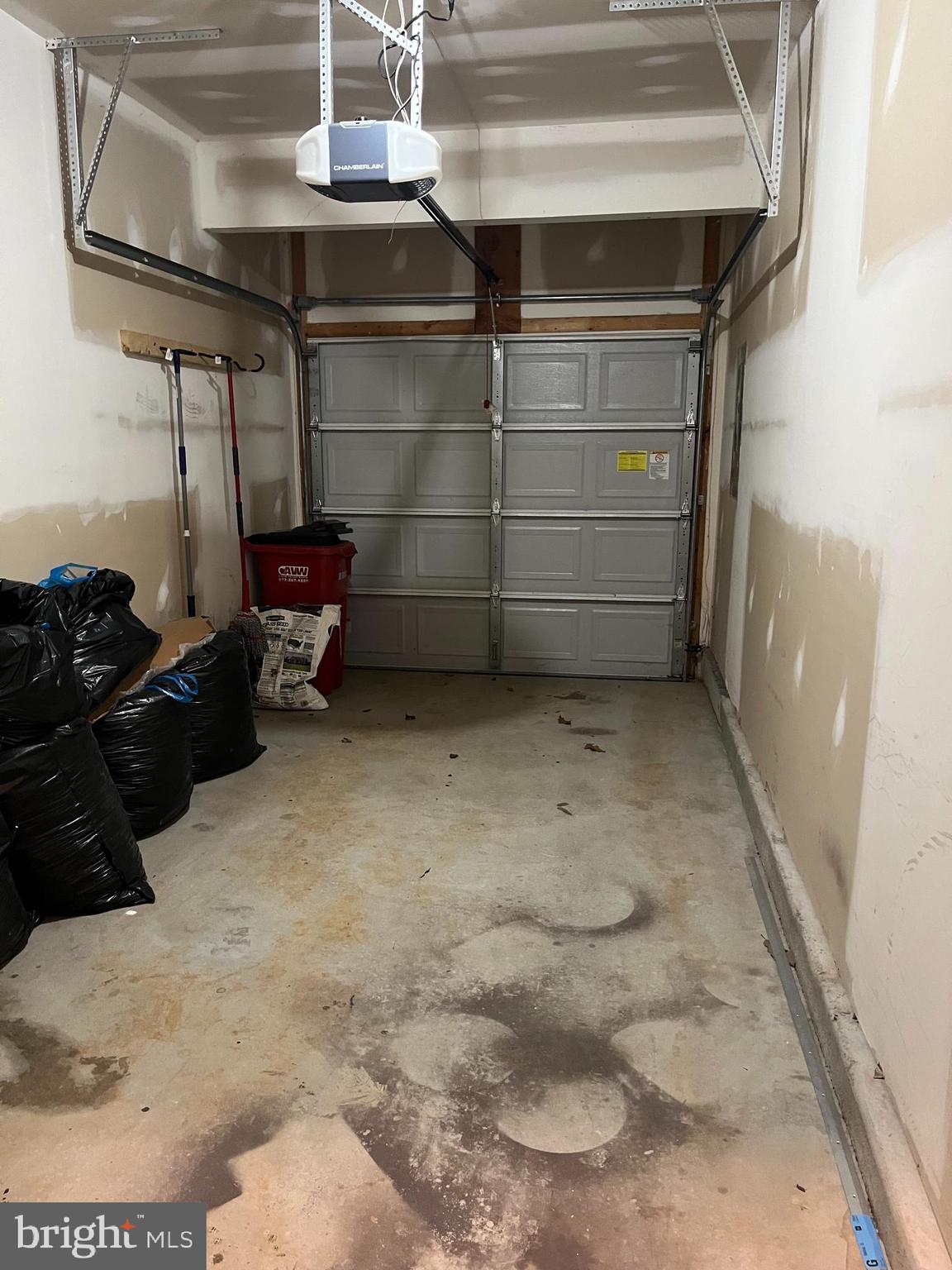 ARCHERS ROCK - Residential Lease