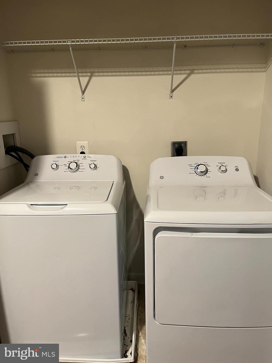 ARCHERS ROCK - Residential Lease