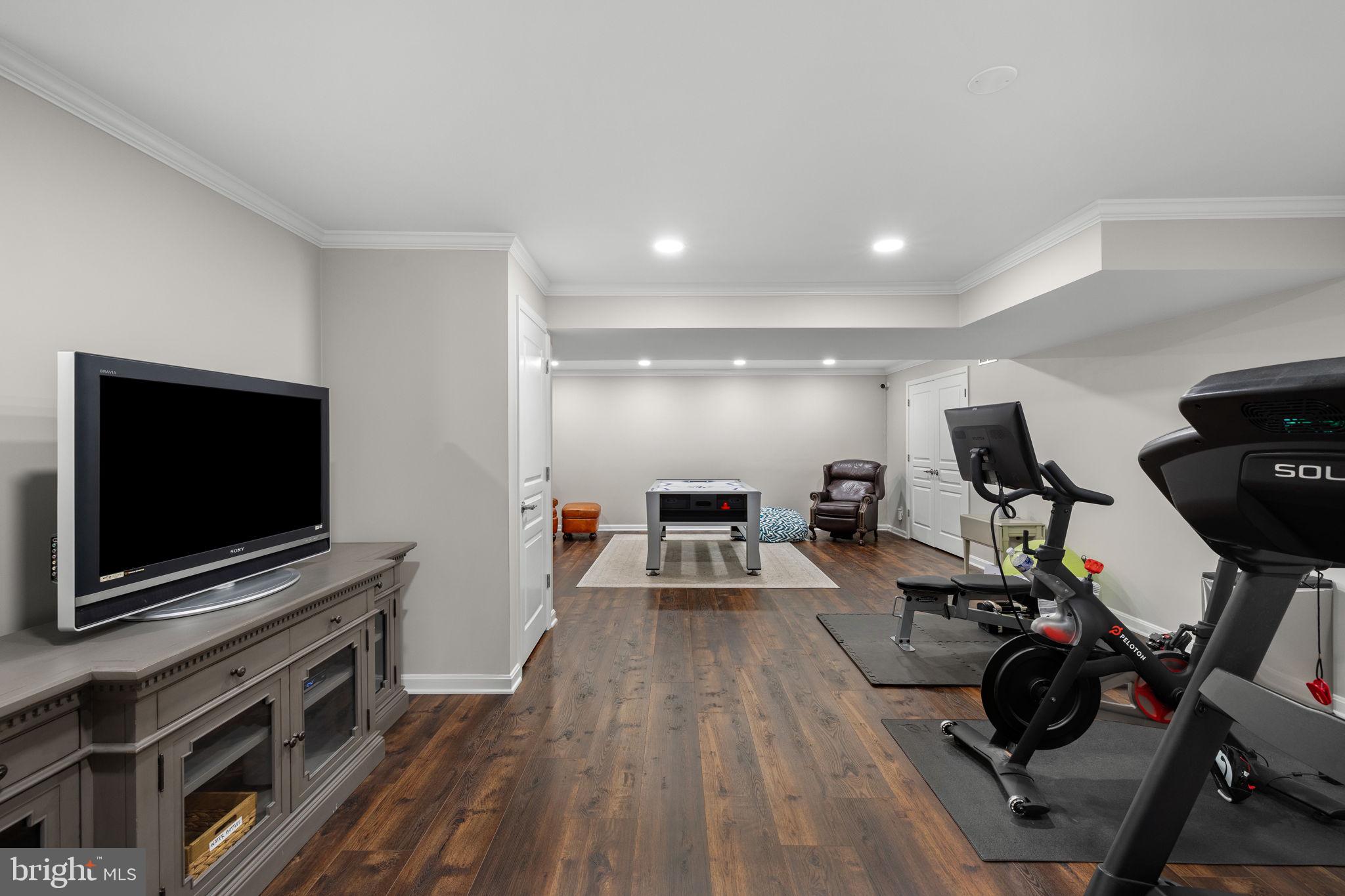 LAKESIDE AT WASHX - Residential