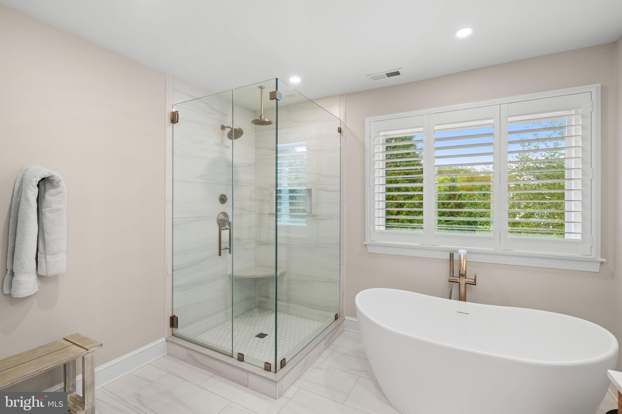 LAKESIDE AT WASHX - Residential