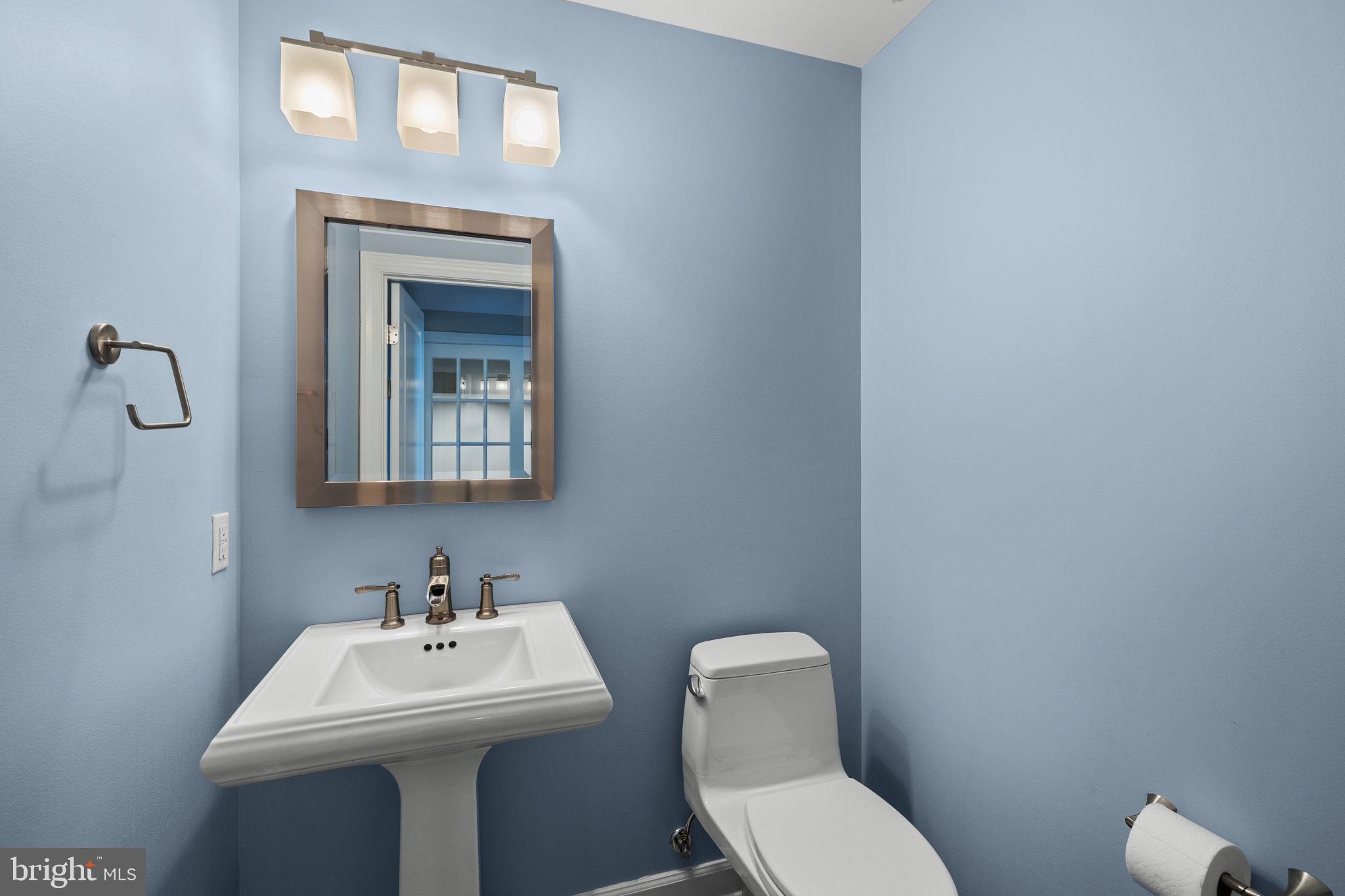 LAKESIDE AT WASHX - Residential